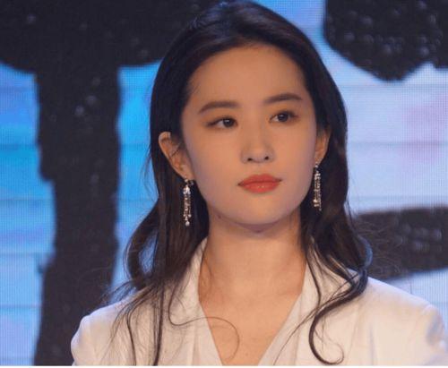 娱乐吃瓜君刘亦菲是谁,娱乐吃瓜界的璀璨明星