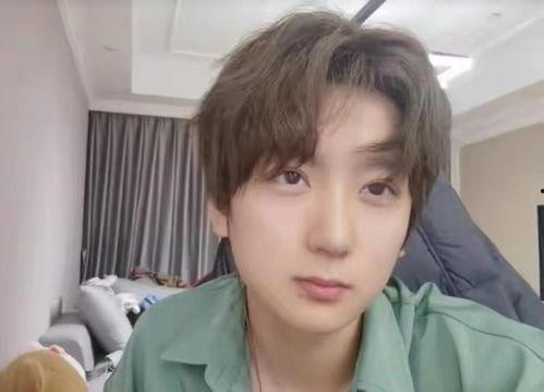 娱乐主播吃瓜直播在线观看,娱乐主播吃瓜盛宴，带你领略网络直播魅力