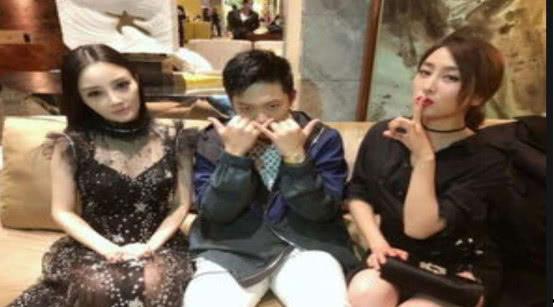 娱乐圈八卦热点吃瓜群众,揭秘明星们的幕后故事与八卦传闻